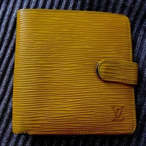 Louis Vuitton mens wallet